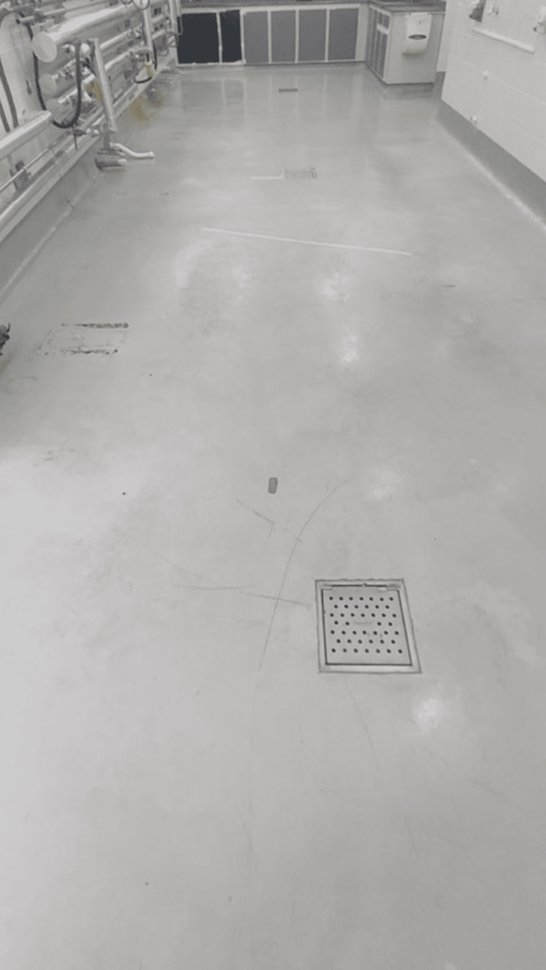 Piso epóxi - antes